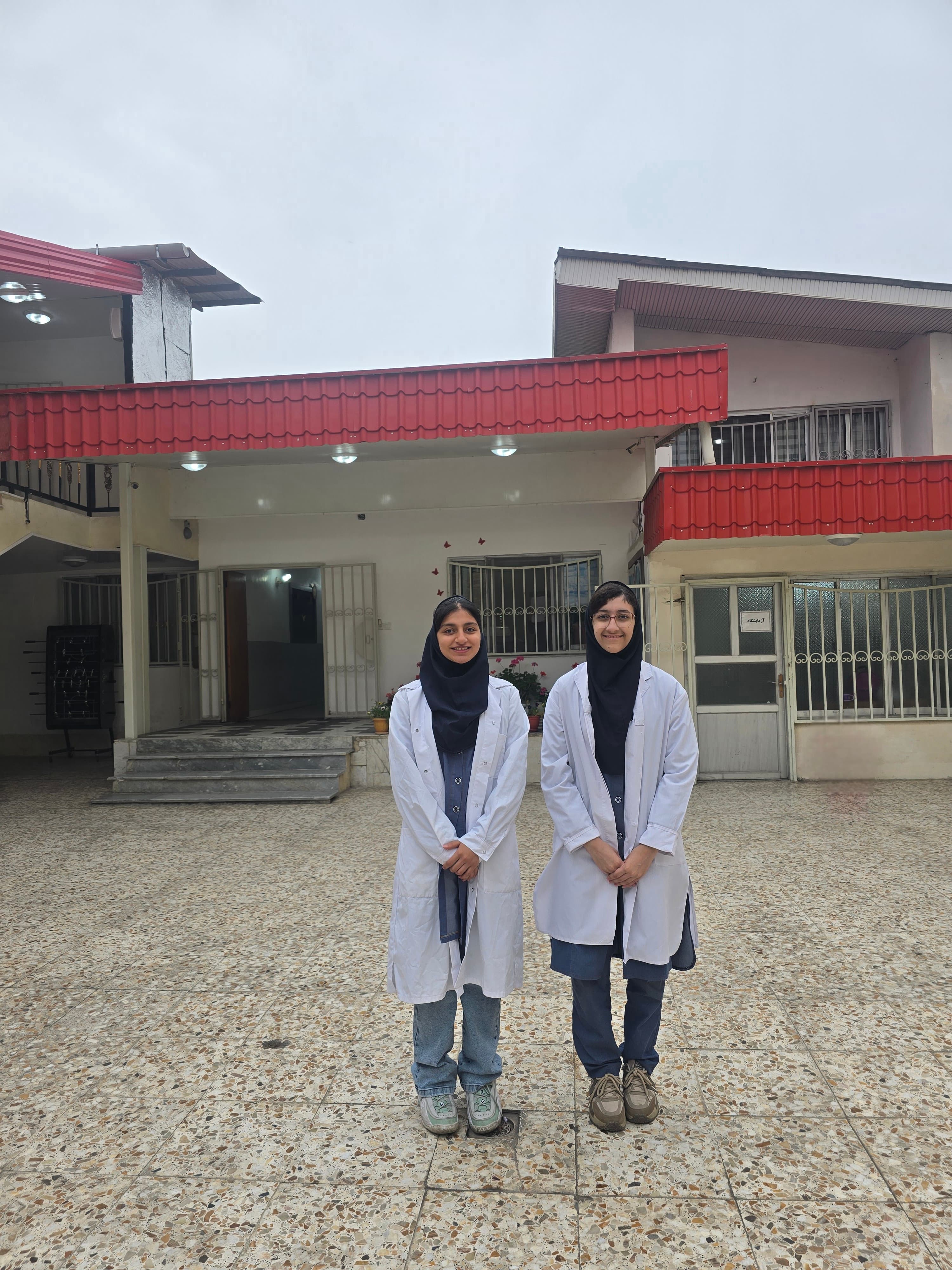 درخشش دختران پر تلاش مدرسه ایران مهر در محور علوم آزمایشگاهی جشنواره خوارزمی